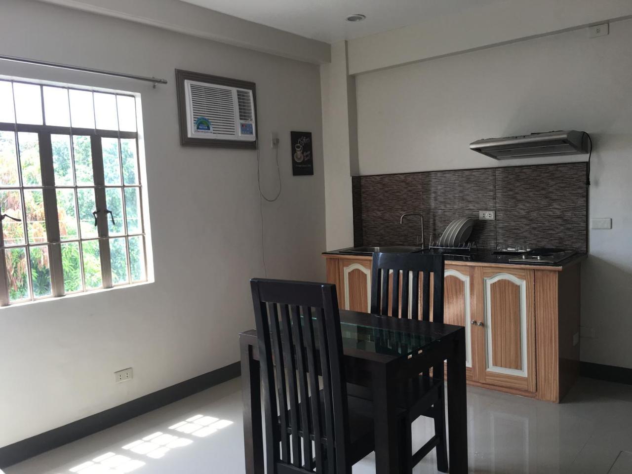 Beinte Singko De Marso Apartments Candon Εξωτερικό φωτογραφία