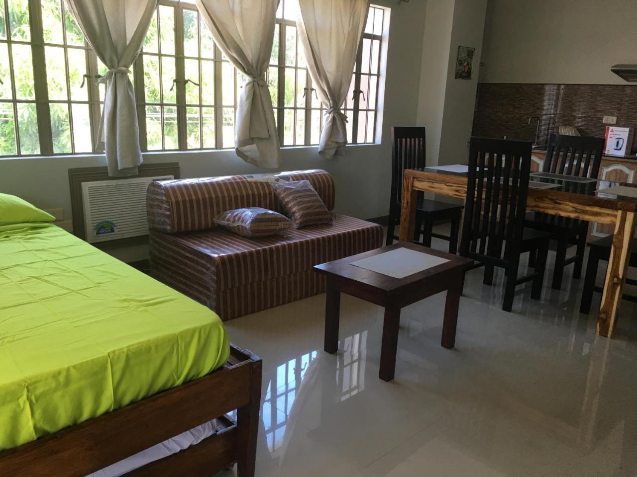 Beinte Singko De Marso Apartments Candon Εξωτερικό φωτογραφία