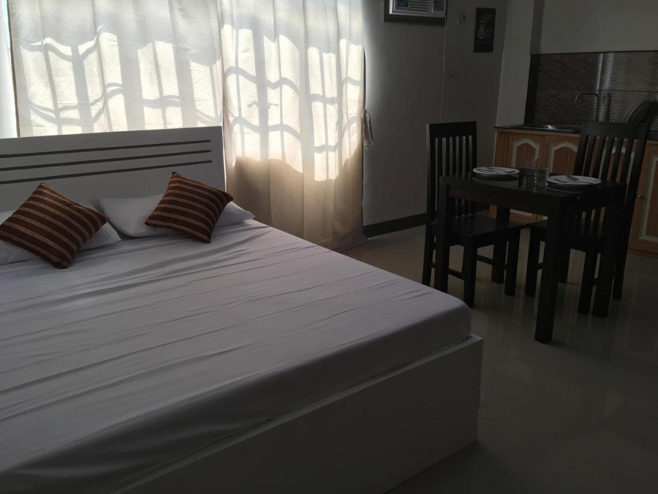 Beinte Singko De Marso Apartments Candon Εξωτερικό φωτογραφία