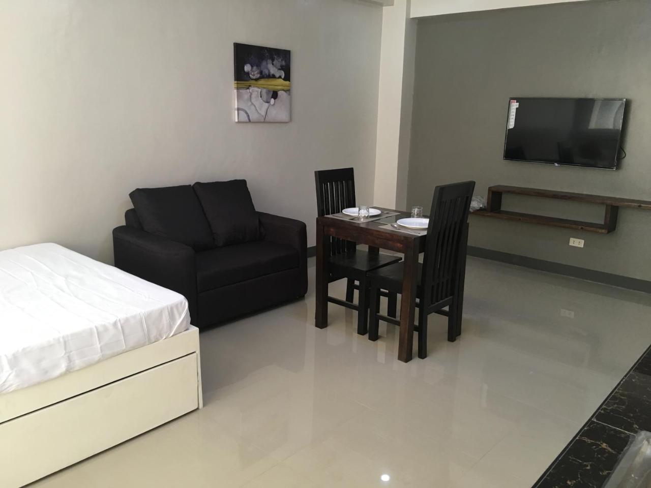 Beinte Singko De Marso Apartments Candon Εξωτερικό φωτογραφία